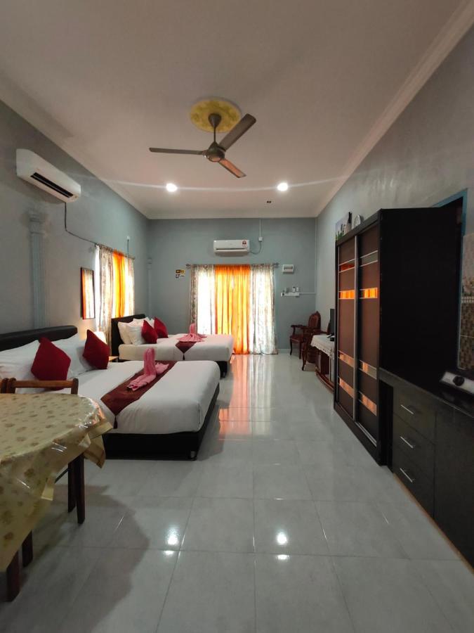 Ku'S Roomstay Pantai Cenang  Esterno foto